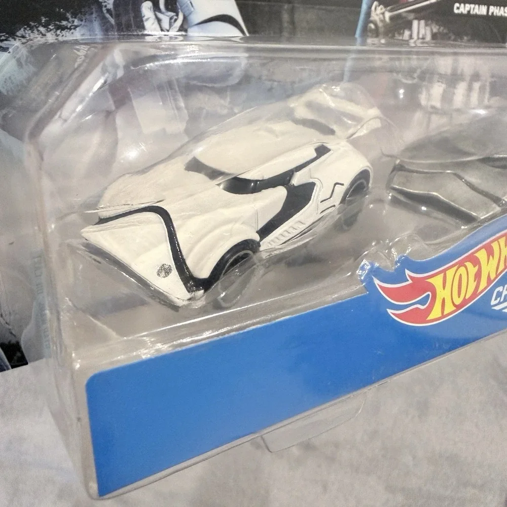 Hot Wheels Star Wars 2 Pack Stormtrooper Captain Phasma DXP99 Character Cars New